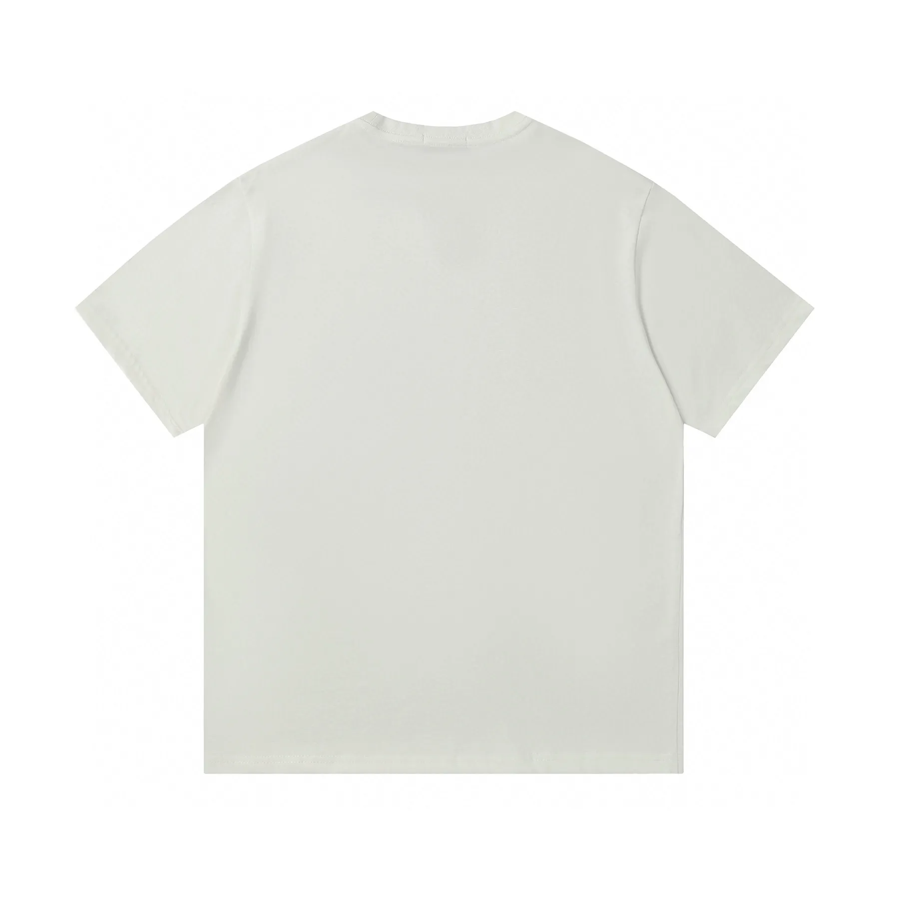 P130 Style number: 657 Ralph Lauren/Ralph Lauren 2025 new summer pure cotton 240g silicone Polo embossed round neck T-shirt. The main LOGO on the neck has a QR code mark, which can be scanned for verification. It uses 3D silicone three-dimensional English letter logo embossing to distinguish low-quality products on the market. 32 counts, 240g hydrophilic toner, 100% cotton fabric, comfortable and soft, highly breathable, focusing on high-end cost-effectiveness, needless to say good quality. Available in a variety of colors, both boys and girls can try this genderless style, giving them a yuppie tone in no time. Immerse yourself in your leisurely style, and have your own style in retro. Natural, vivid and very French romantic feelings, perfectly integrating youthful atmosphere and trend. Color: white, navy blue, light green Size: S-xL S Shoulder width 44 Bust 104 Sleeve length 23 Clothing length 72 M Shoulder width 45 Bust 108 Sleeve length 24 Clothing length 74 L Shoulder width 46 Bust 112 Sleeve length 25 Clothing length 76 xL Shoulder width 47 Bust 116 Sleeve length 26 Clothing length 78